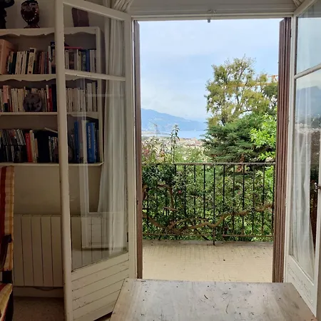 Charming Little House, Sea View And Big Terrace Vakantiehuis *