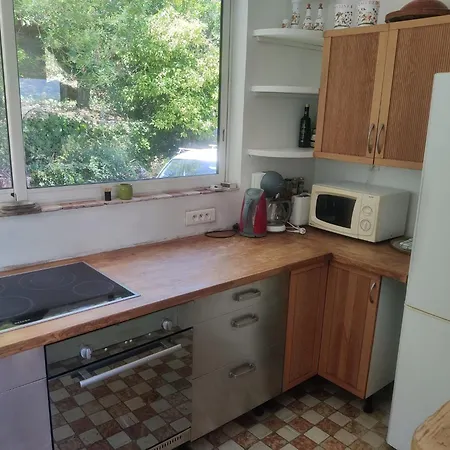 Vakantiehuis Charming Little House, Sea View And Big Terrace *