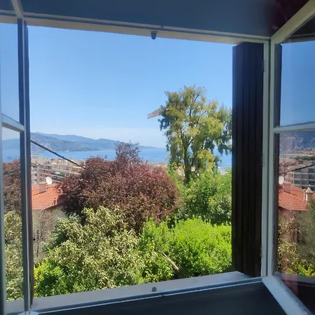 Vakantiehuis Charming Little House, Sea View And Big Terrace Roquebrune-Cap-Martin